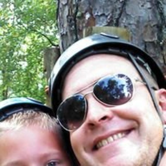 Meet your Posher, Lee - Picture 1 of 1